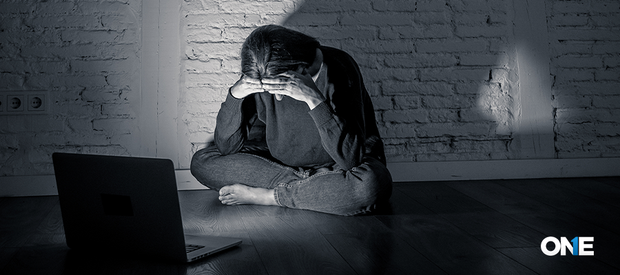 why online blackmailing impacts young victims badly